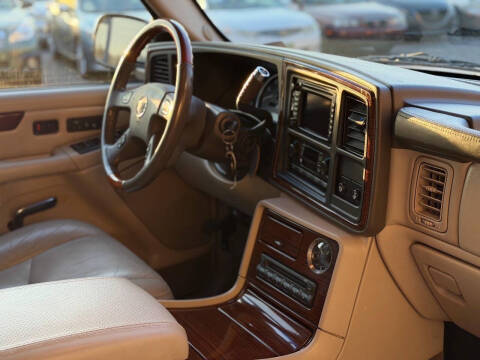 2003 Cadillac Escalade