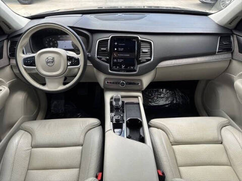 2022 Volvo XC90 Recharge T8 Inscription 6P