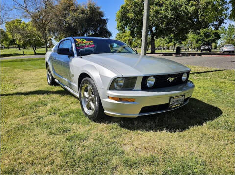 2005 Ford Mustang for sale at D&I AUTO SALES in Modesto CA