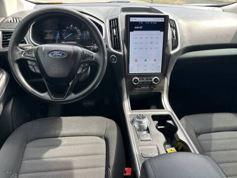 2021 Ford Edge SE