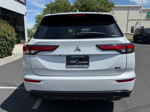 2024 Mitsubishi Outlander