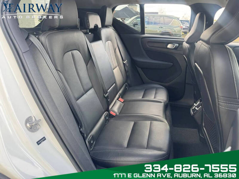 2024 Volvo XC40 B5 Plus Dark Theme