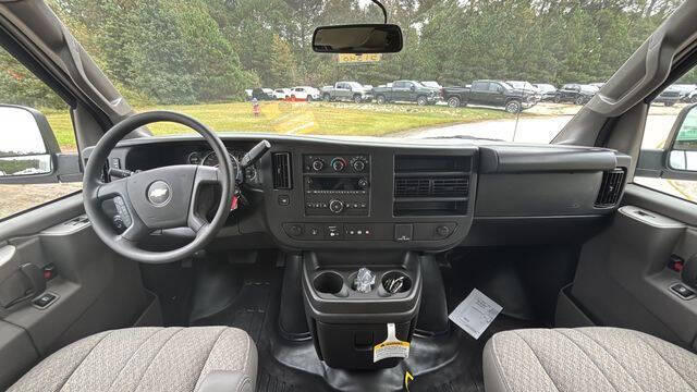 2025 Chevrolet Express 2500