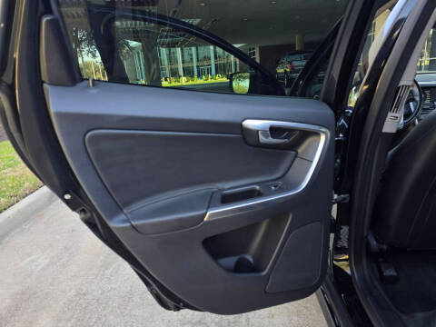 2016 Volvo XC60 T5 Drive-E Platinum