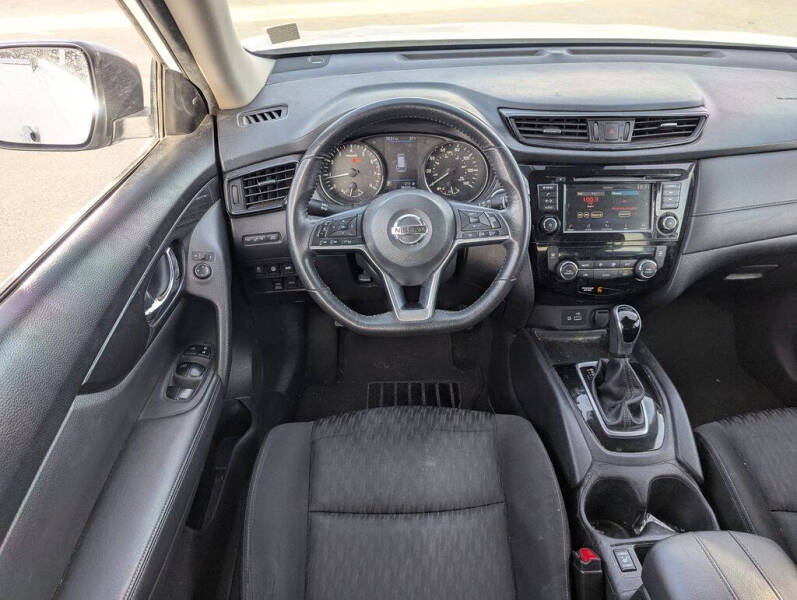 2020 Nissan Rogue SV