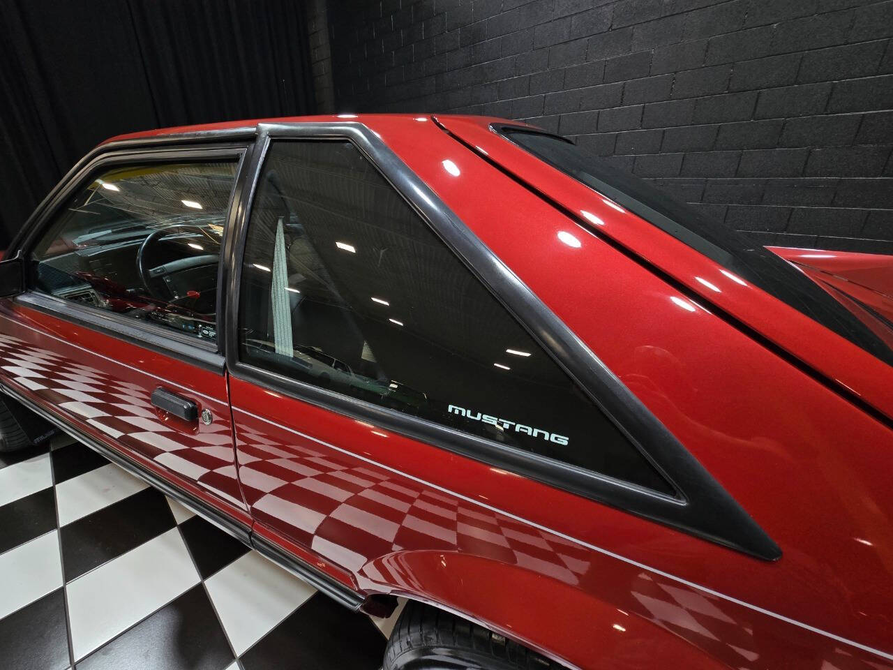 1990 Ford Mustang 28