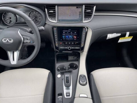 2025 Infiniti QX55 Essential