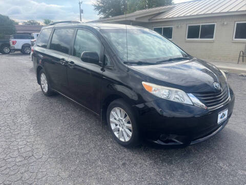 2012 Toyota Sienna LE 7-Passenger