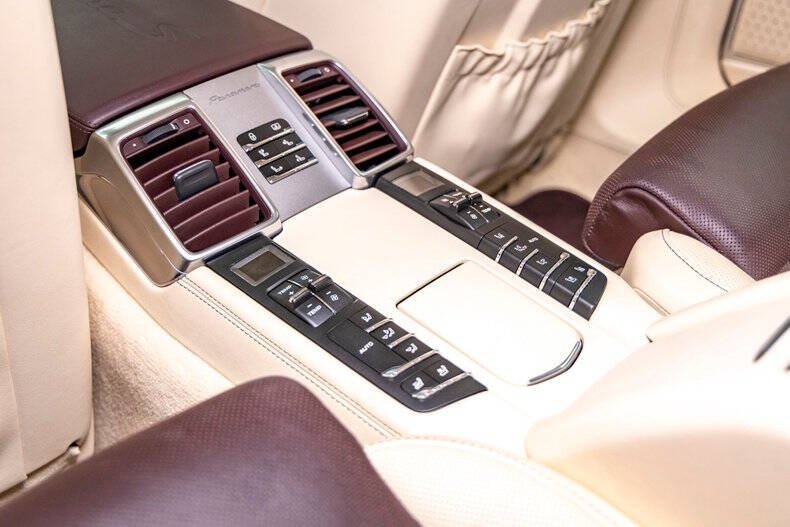 2016 Porsche Panamera