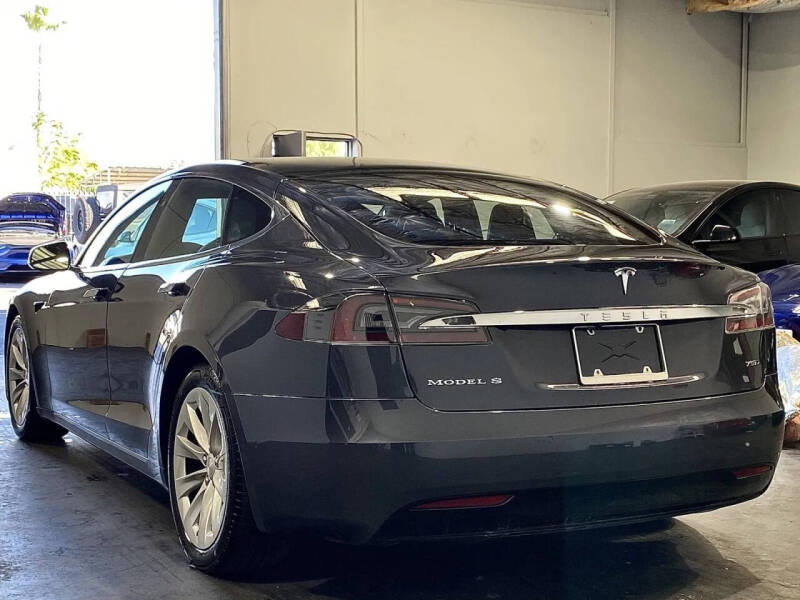 2017 Tesla Model S 75D