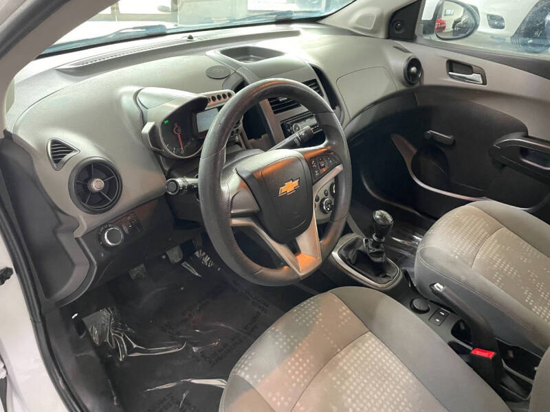 2013 Chevrolet Sonic LS Manual