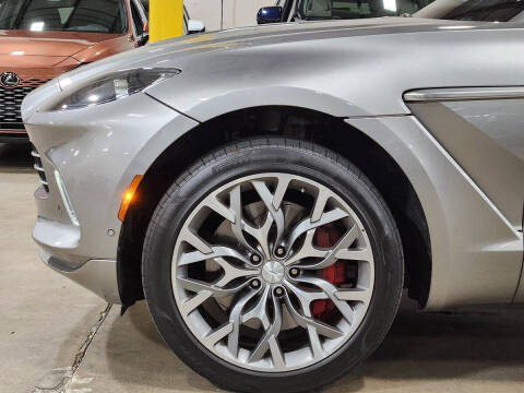 2023 Aston Martin DBX