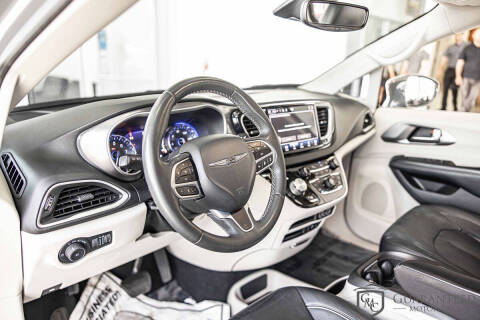 2022 Chrysler Pacifica Touring L