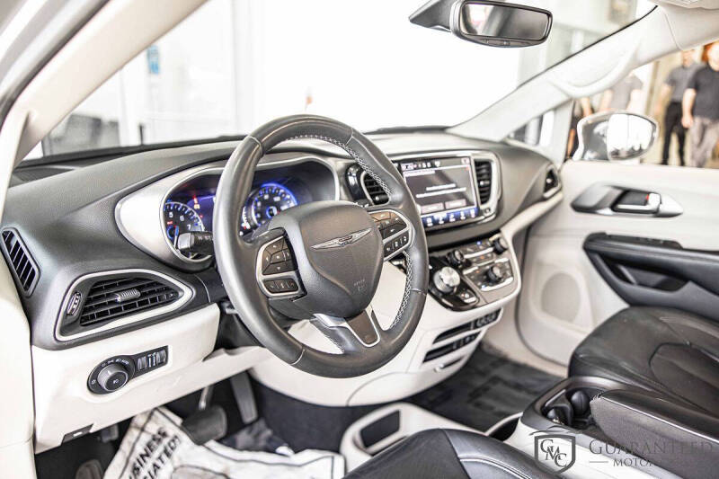 2022 Chrysler Pacifica Touring L