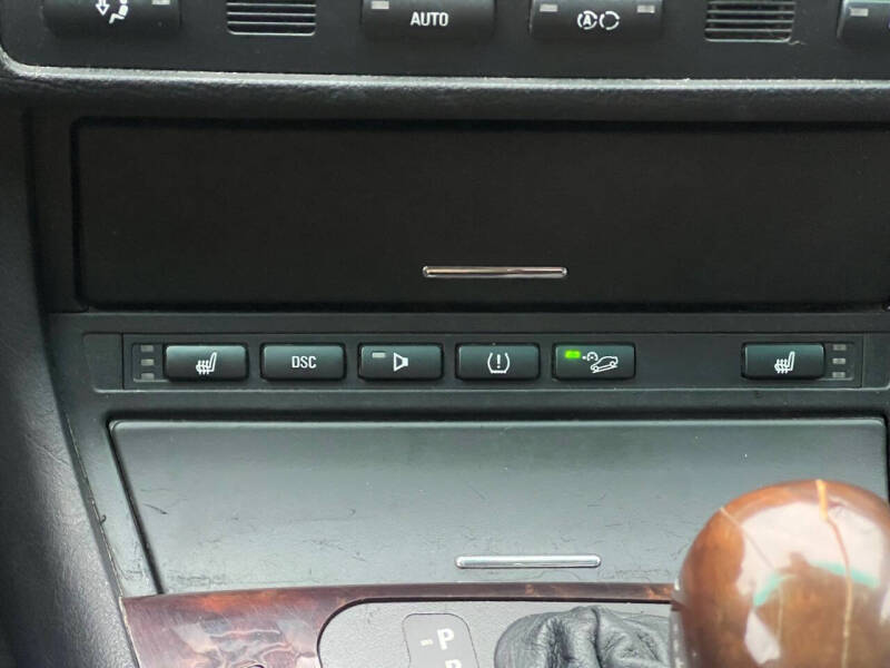 2004 BMW 3 Series 330xi