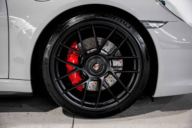 2018 Porsche 911 Carrera GTS