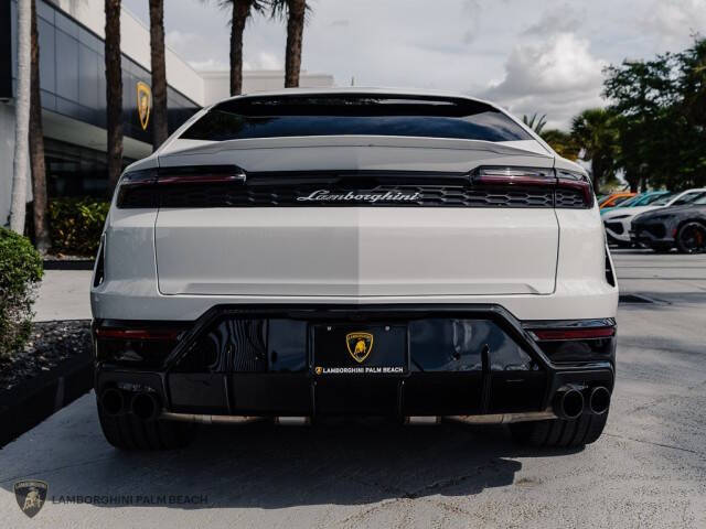 2025 Lamborghini Urus SE