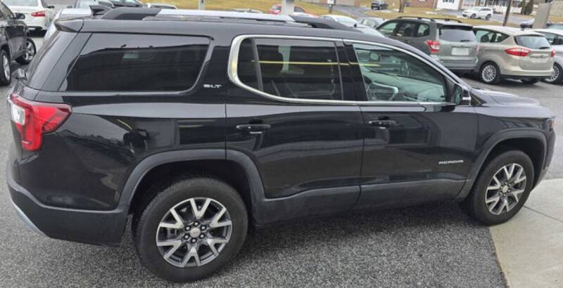 2023 GMC Acadia SLT
