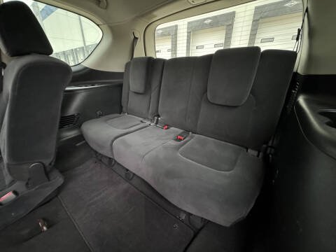 2017 Nissan Armada SV