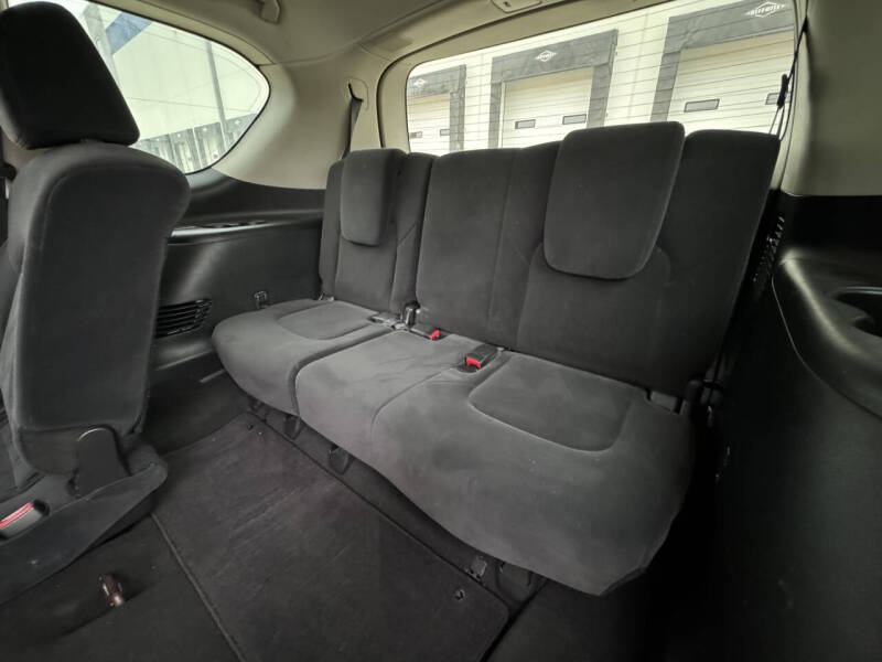 2017 Nissan Armada SV