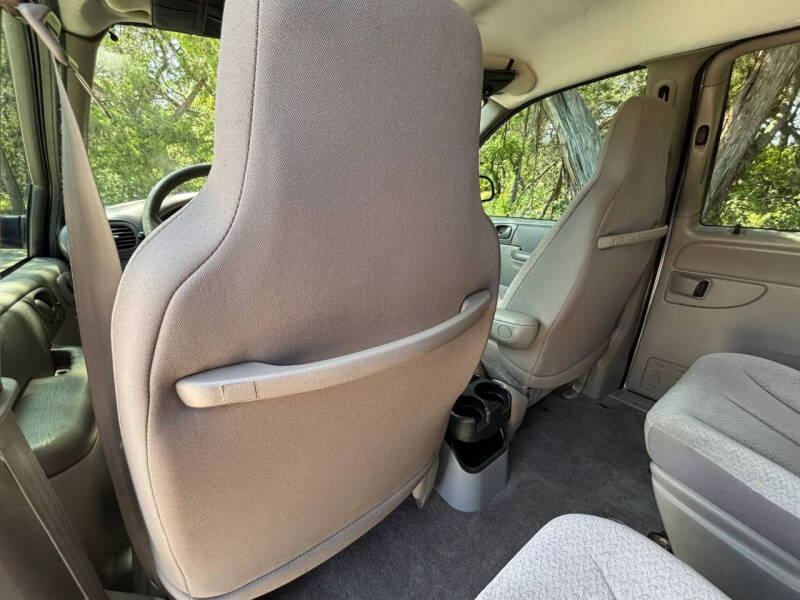 2003 Dodge Caravan SE