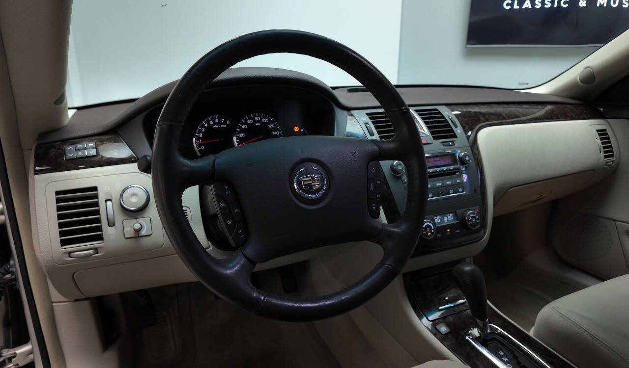 2009 Cadillac DTS 30