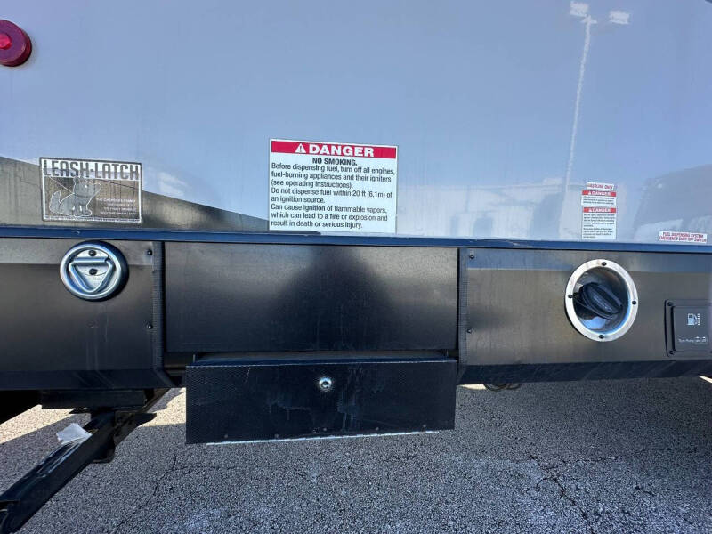 2022 Forest River Vengeance Rogue 26VKS