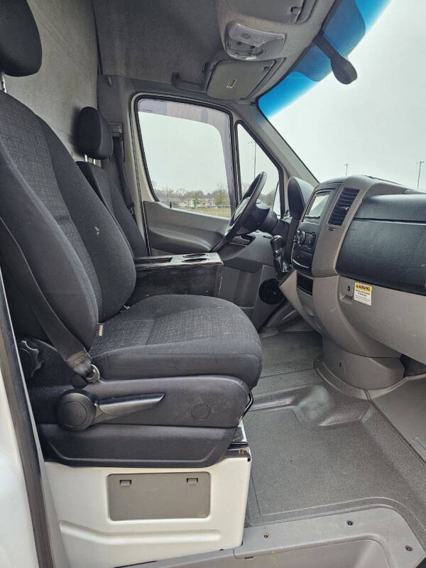 2017 Mercedes-Benz Sprinter WORKER Cargo Van Base photo 11