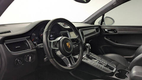 2016 Porsche Macan Turbo