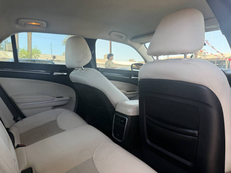 2019 Chrysler 300 Touring