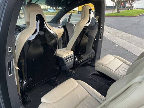 2016 Tesla Model X P90D