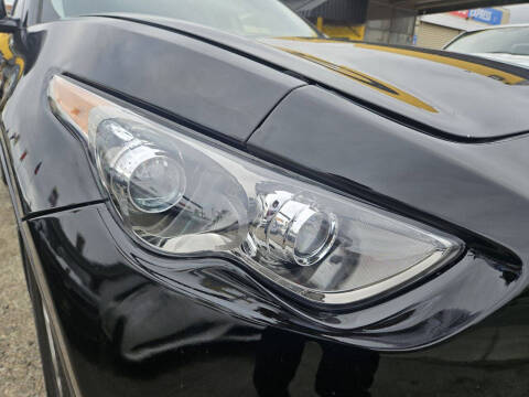 2015 Infiniti QX70