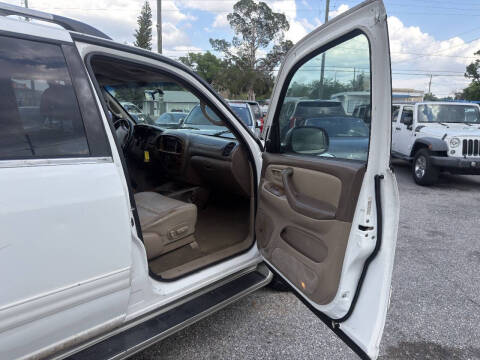 2003 Toyota Sequoia SR5