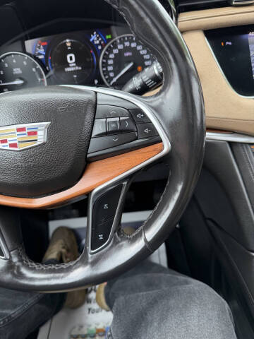 2017 Cadillac XT5 Platinum