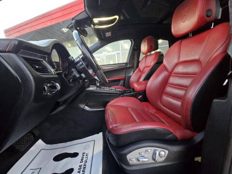 2017 Porsche Macan Turbo