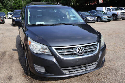 2012 Volkswagen Routan SE