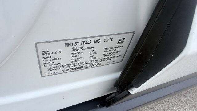 2023 Tesla Model X Standard Range