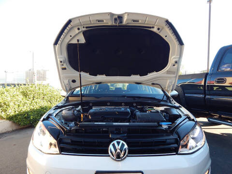 2016 Volkswagen Golf TSI SE