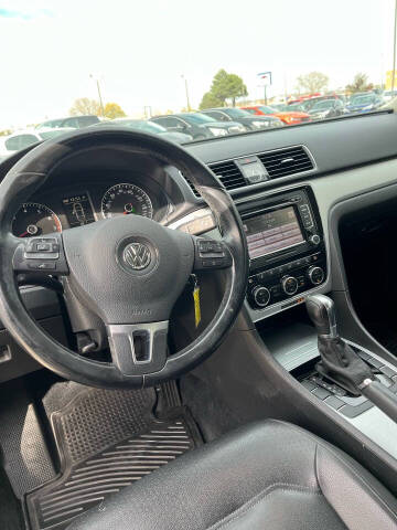 2012 Volkswagen Passat SE PZEV