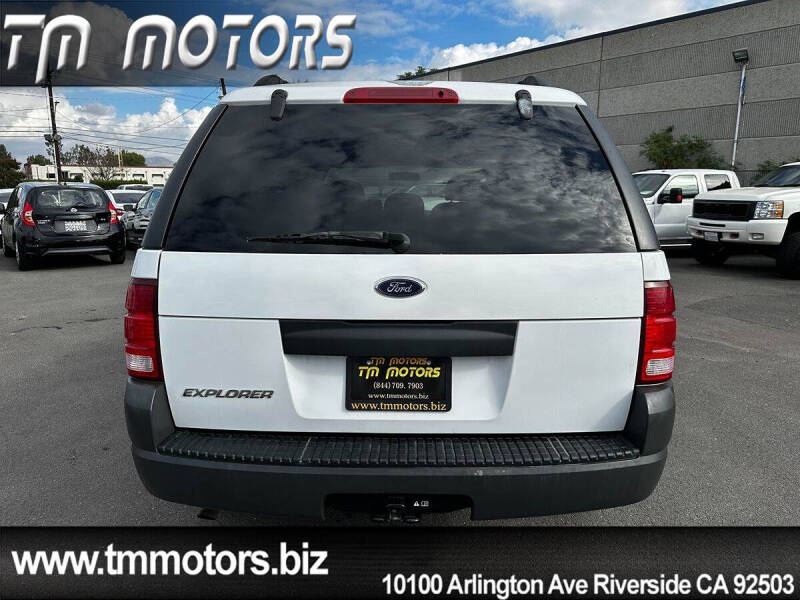 2004 Ford Explorer XLS