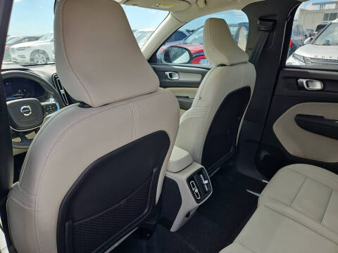 2026 Volvo XC40 B4 Plus