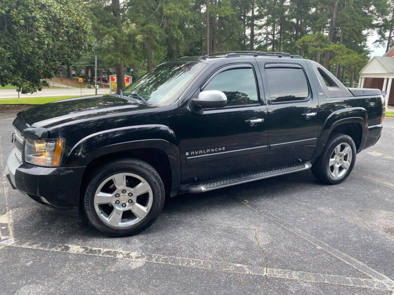 2008 Chevrolet Avalanche for sale at Concierge Car Finders LLC in Peachtree Corners GA