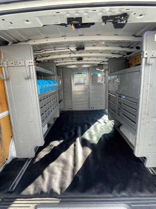 2016 Nissan NV 2500 HD SV