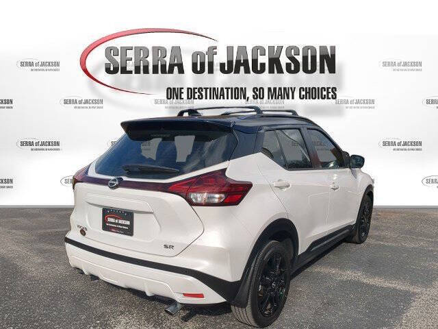 2023 Nissan Kicks SR