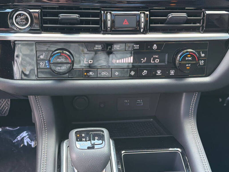 2024 Nissan Pathfinder Platinum