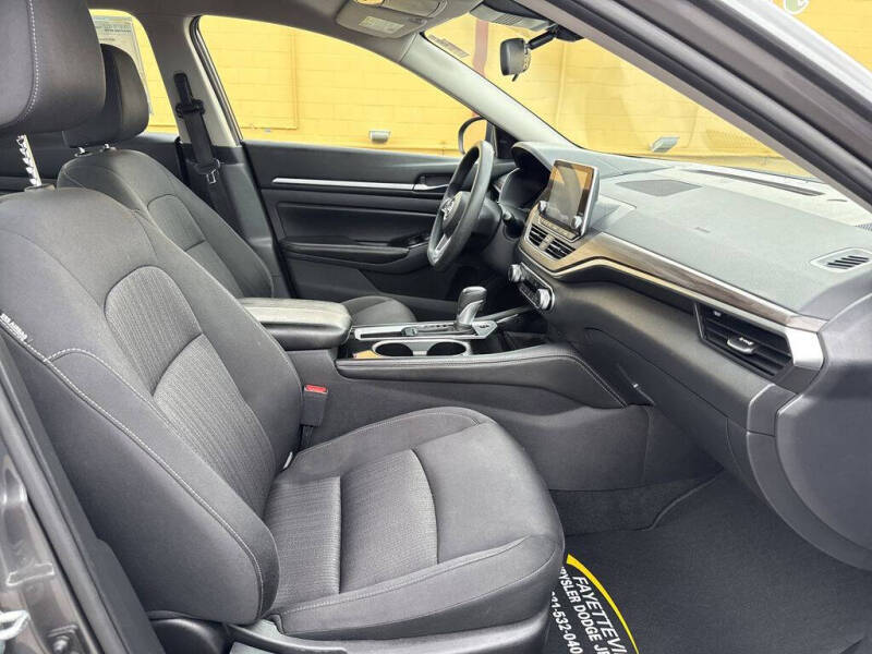 2023 Nissan Altima 2.5 SV