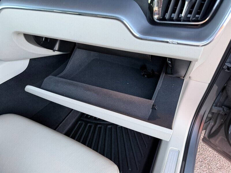 2020 Volvo XC60 T6 Momentum