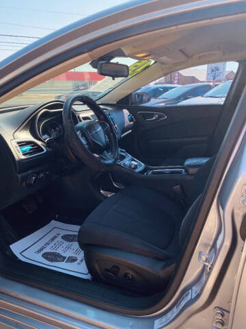 2015 Chrysler 200 Limited