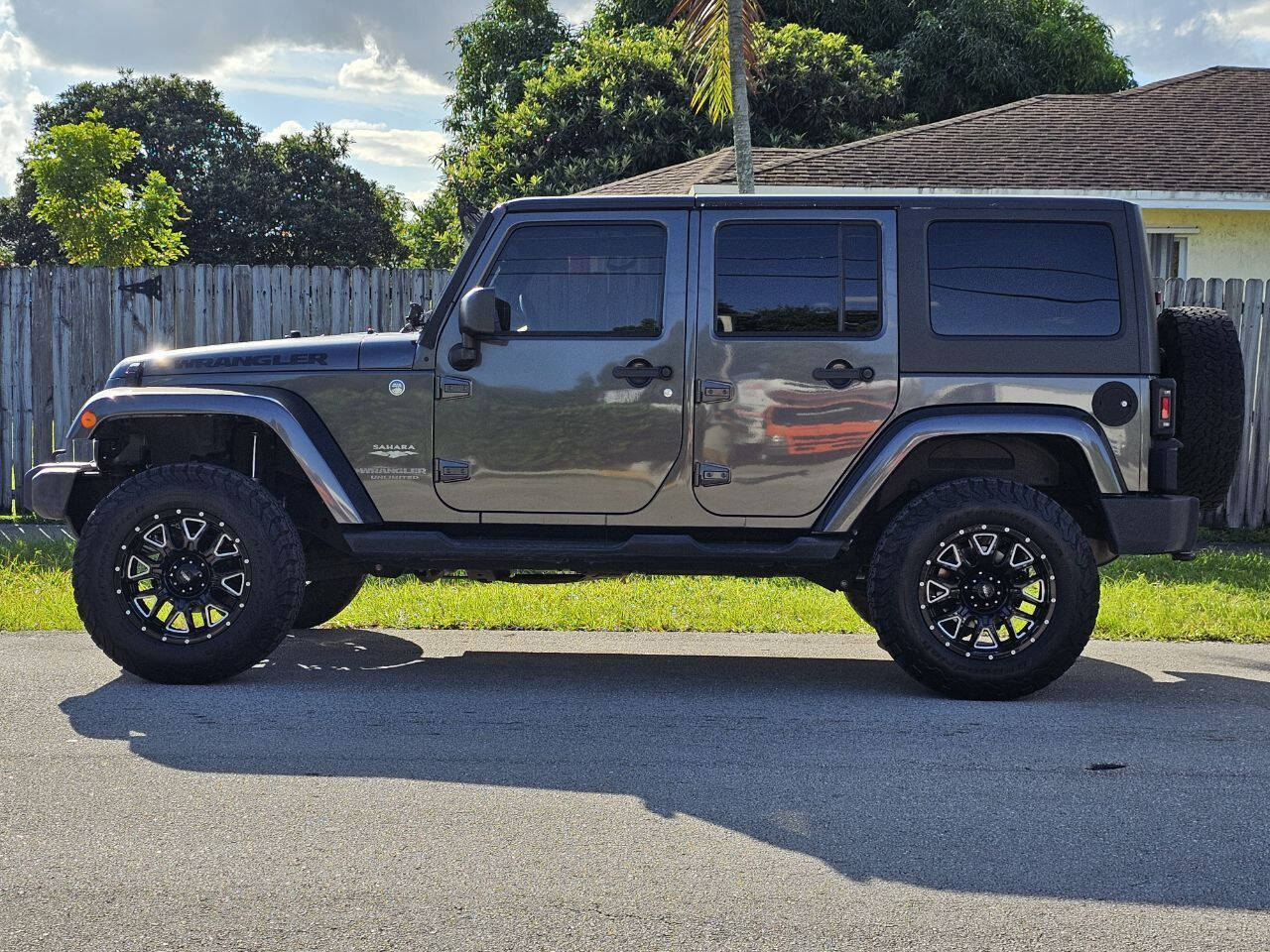 2014 JEEP Wrangler SUV / Crossover - $20,345