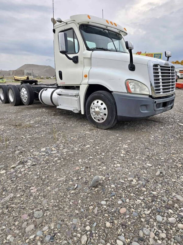 2013 Freightliner 225